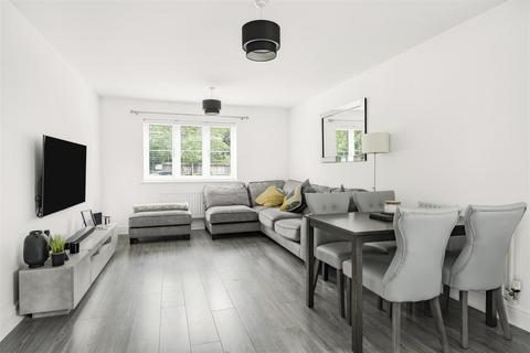 2 bedroom flat for sale, Harvey Road, Langley