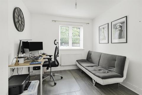 2 bedroom flat for sale, Harvey Road, Langley