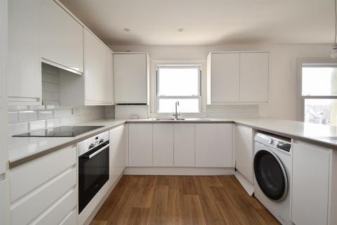 2 bedroom flat for sale, St. Margarets Road, St. Leonards-On-Sea