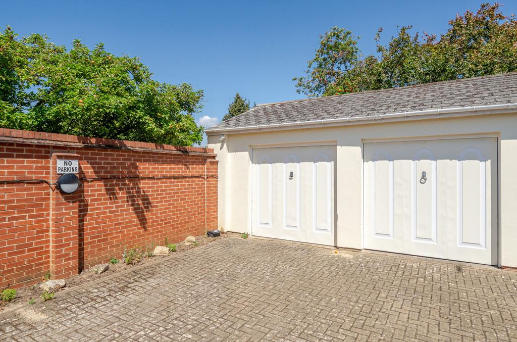 En-Bloc Garage