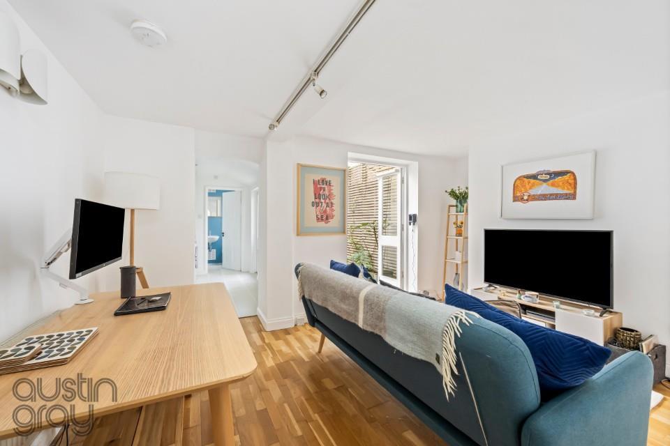 Wykeham Terrace, 5, LGF-002 (Custom).JPG