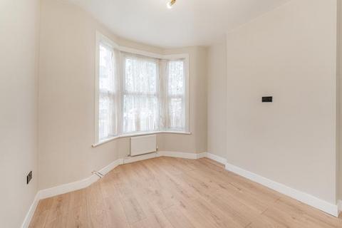 3 bedroom terraced house to rent, Forest Road, Edmonton, N9