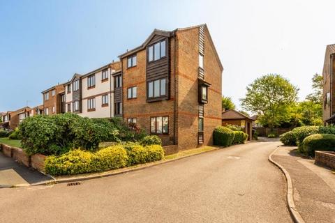 16 Marchside Close, Hounslow, TW5 9BX