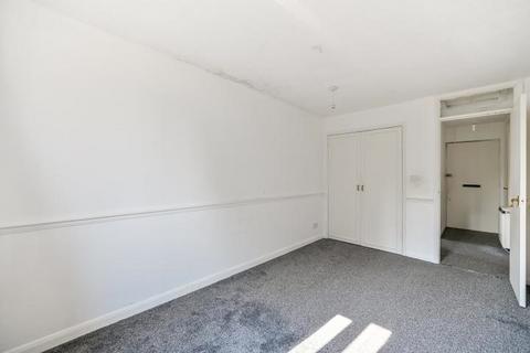 16 Marchside Close, Hounslow, TW5 9BX