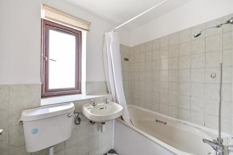 16 Marchside Close, Hounslow, TW5 9BX