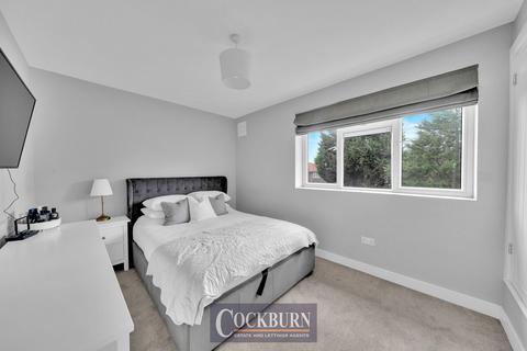 11 Prestbury Square, London, SE9 4LZ