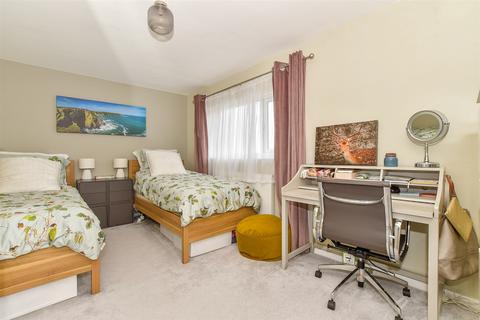 182 Hunt Road, Tonbridge, TN10 4BJ