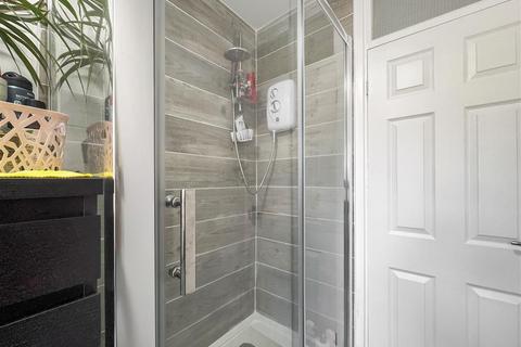 1 bedroom flat for sale, Culvert Road, SW11