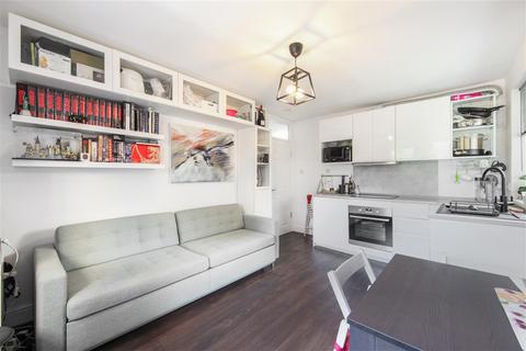 1 bedroom flat for sale, Culvert Road, SW11