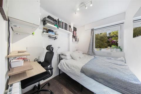 1 bedroom flat for sale, Culvert Road, SW11