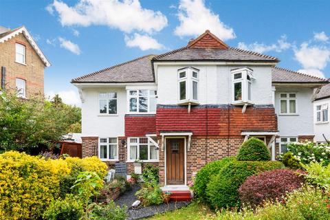 2 bedroom flat for sale, Pixham Court, Wimbledon SW19