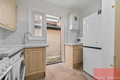 2 bedroom flat for sale, Maybury Gardens, London