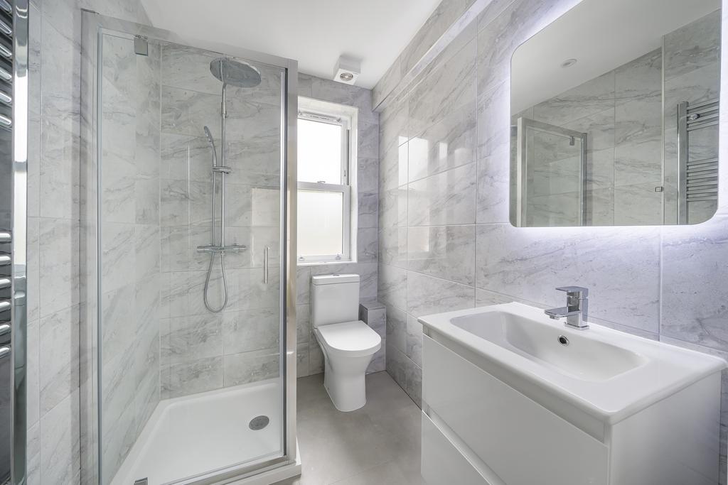 Ensuite Shower room