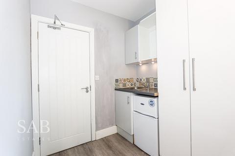 undefined, Long Lane, Hillingdon, UB10