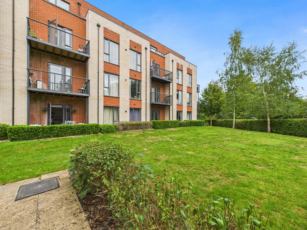 CAM02885 G0-PR0454-STILL017.jpg