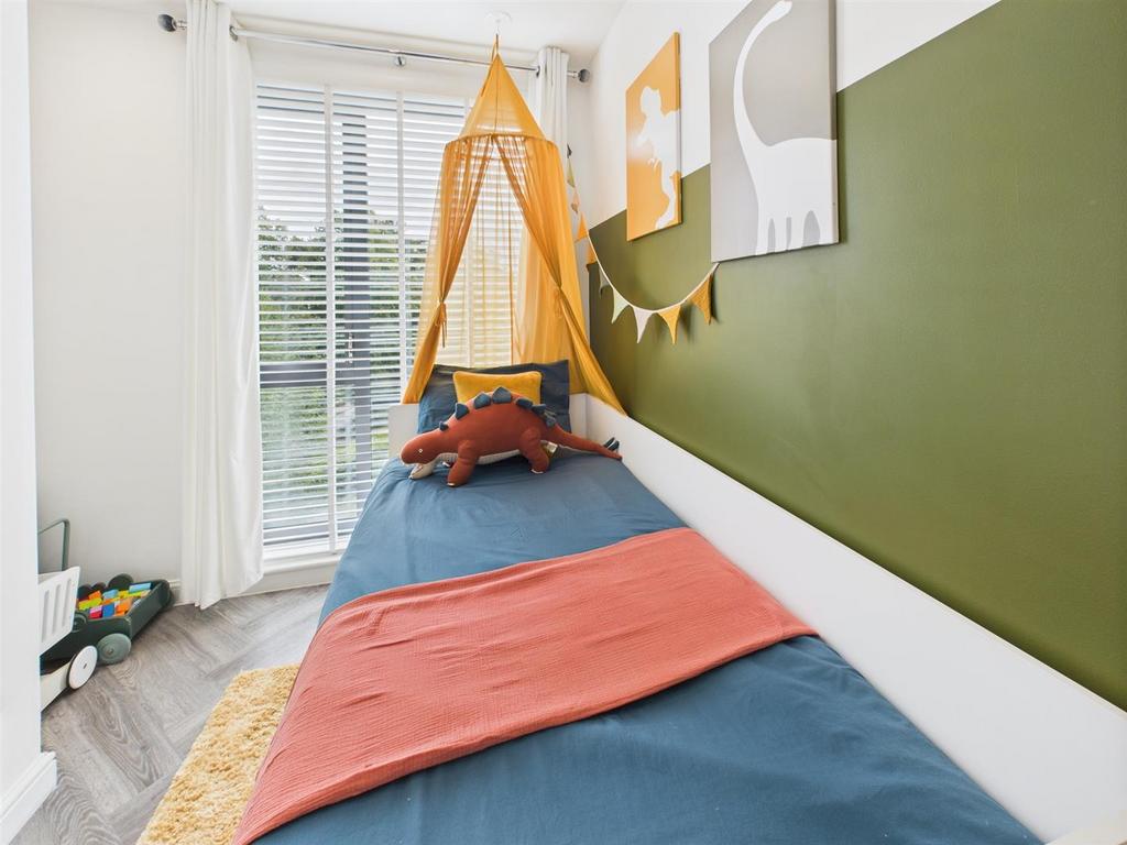 CAM02885 G0-PR0454-STILL011.jpg