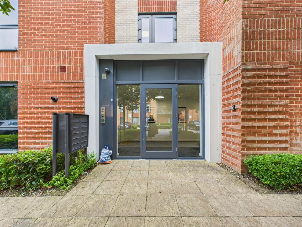 CAM02885 G0-PR0454-STILL015.jpg