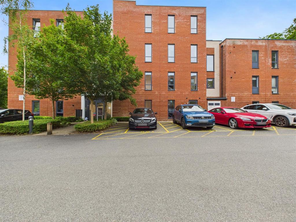 CAM02885 G0-PR0454-STILL016.jpg