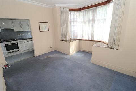 3 bedroom flat for sale, Ravenscroft Avenue, Golders Green, NW11