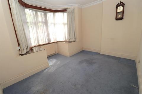 3 bedroom flat for sale, Ravenscroft Avenue, Golders Green, NW11