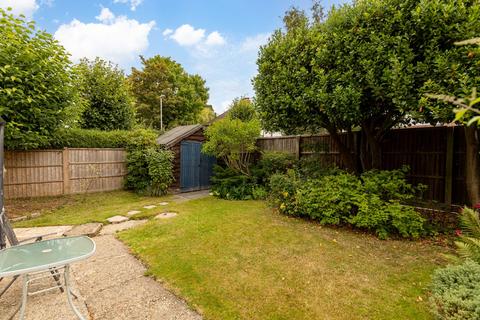 28a Buckhurst Way, East Grinstead, RH19 2AF