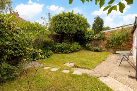 28a Buckhurst Way, East Grinstead, RH19 2AF
