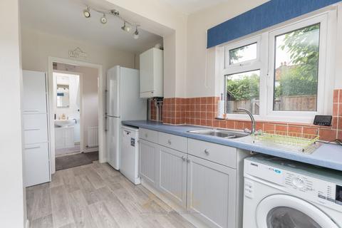 28a Buckhurst Way, East Grinstead, RH19 2AF