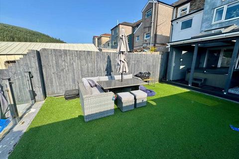 undefined, Porth CF39