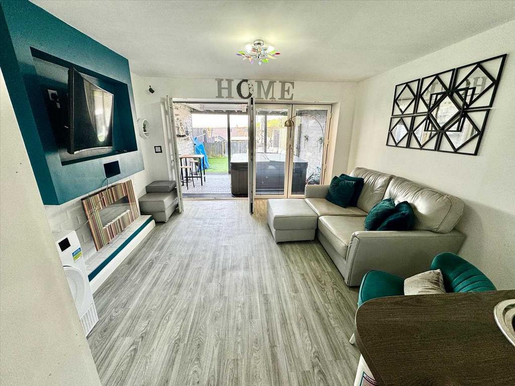 Lounge/Kitchen