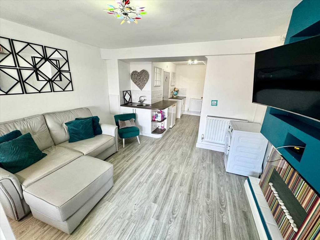 Lounge/Kitchen