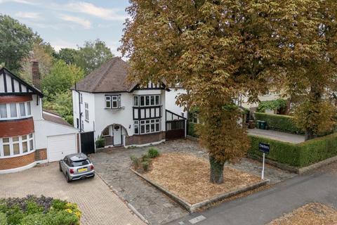 The Avenue, Sunbury-On-Thames TW16