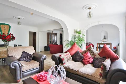 2 Thetford Road, New Malden, KT3 5DN