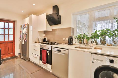 2 Thetford Road, New Malden, KT3 5DN