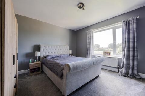 undefined, Trent View, Burringham