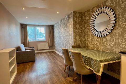 undefined, Flat at Perry Court, Old London Road, Kingston KT2