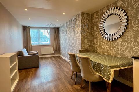 2 bedroom apartment to rent, Flat at Perry Court, Old London Road, Kingston KT2