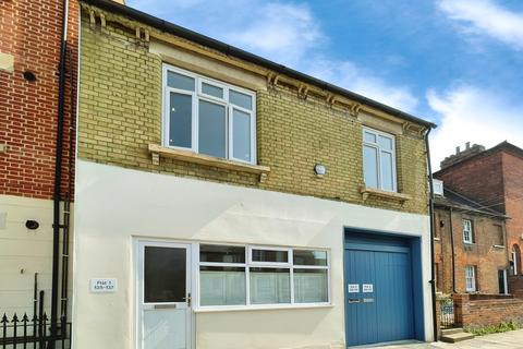 2 bedroom maisonette to rent, Tavistock Street, Bedford, MK40