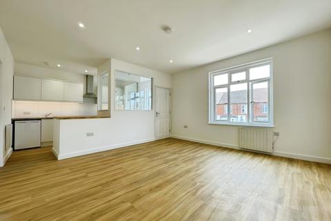 2 bedroom maisonette to rent, Tavistock Street, Bedford, MK40