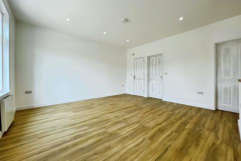 2 bedroom maisonette to rent, Tavistock Street, Bedford, MK40