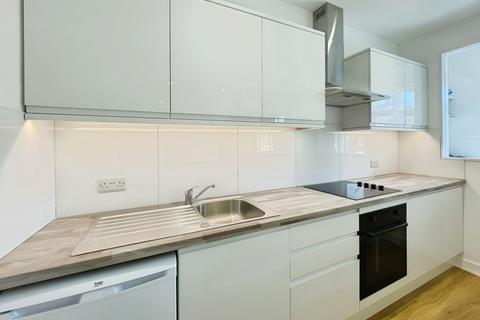 2 bedroom maisonette to rent, Tavistock Street, Bedford, MK40