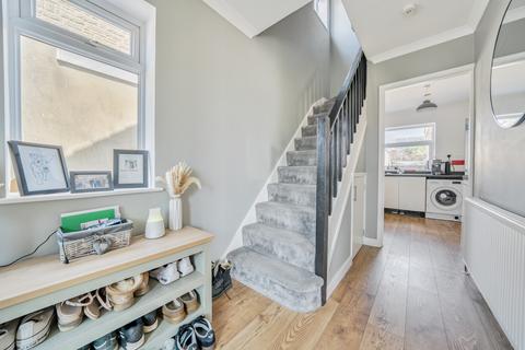 20 Darwin Close, Swindon, SN3 3NF