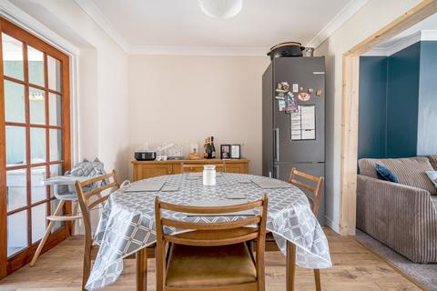 20 Darwin Close, Swindon, SN3 3NF
