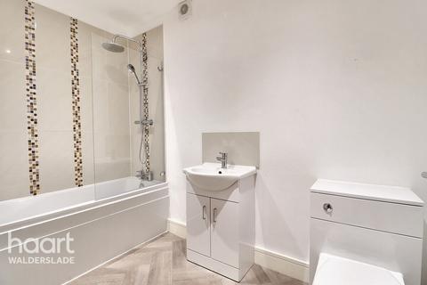 3 bedroom apartment for sale, Lordswood Lane, Chatham