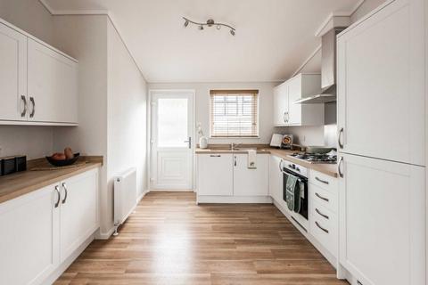 2 bedroom park home for sale, Sowerby Bridge, Yorkshire, HX6