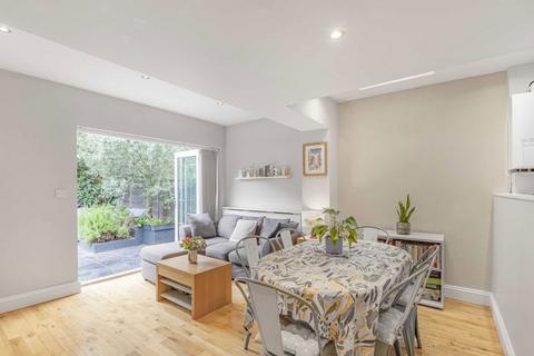 2 bedroom flat for sale, Hannington Road, London SW4