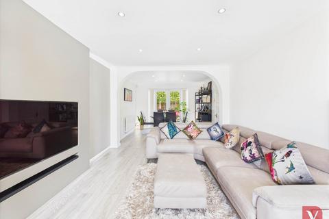 4 bedroom detached house for sale, Kirby Drive, Luton LU3