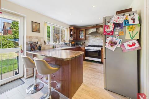4 bedroom detached house for sale, Kirby Drive, Luton LU3