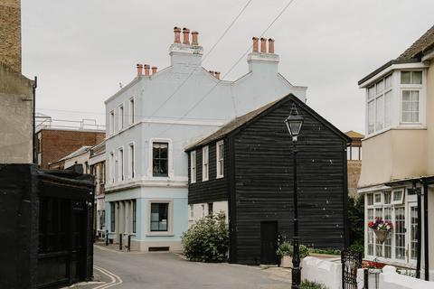 5 bedroom end of terrace house for sale, New Street, Margate, Kent