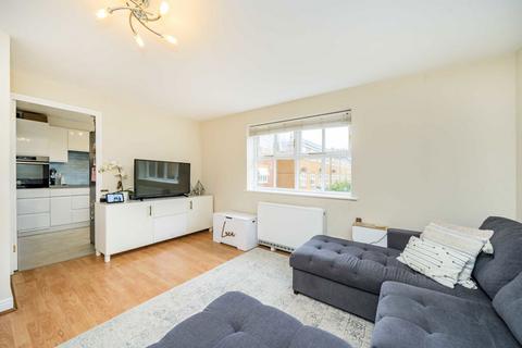 2 bedroom flat for sale, Massingberd Way, London SW17