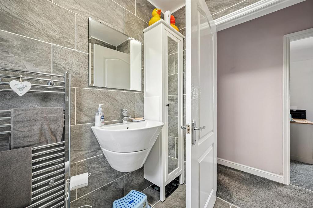Shower Room - sink.jpg